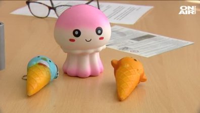 Опасни играчки на пазара: Дъвка, биеща ток, и малки ключодържатели