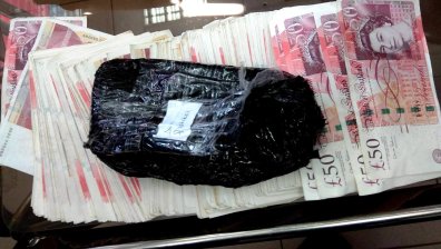 На Дунав мост 2 хванаха недекларирани 125 хил. евро и 137 хил. паунда
