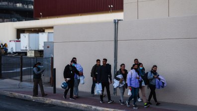 Нов закон във Великобритания забранява нелегалните мигранти да кандидатстват за убежище 