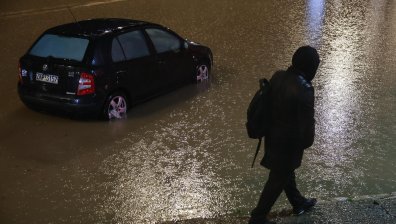 Воден Ад в Гърция: Нивото стигна 7 метра, задейства се 112, сирени зоват за евакуация
