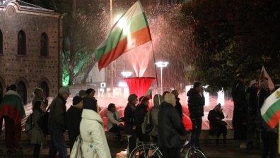 Последното за годината Велико народно въстание се задава на 5 декември?