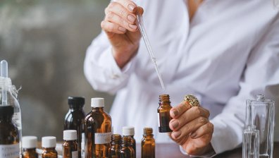 Етеричните масла, които ще скрият черните кръгове под очите
