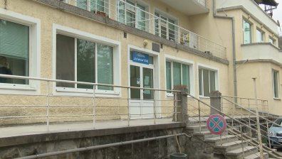 Всички загърбиха белодробната болница в Търново, спира работа от януари