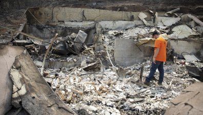 Бебешко парти с пирошоу предизвикало огнения ад в Калифорния
