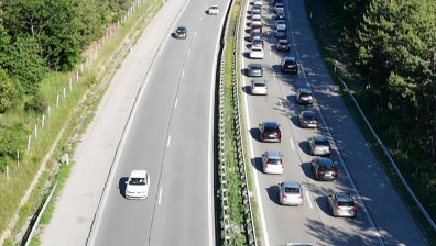 Километрично задръстване на АМ "Тракия" заради верижна катастрофа