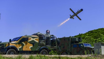 Южна Корея проведе военни учения с бойна стрелба до границата с КНДР