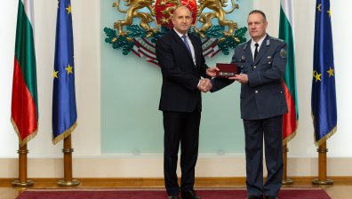 Румен Радев: Трябват ни военни командири и началници с високи качества и отговорност