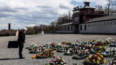 Германски политици отдадоха почит на жертвите на Холокоста в лагера Бухенвалд