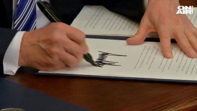 Китай отвръща на удара: Наложи наказателни мита за 128 американски стоки