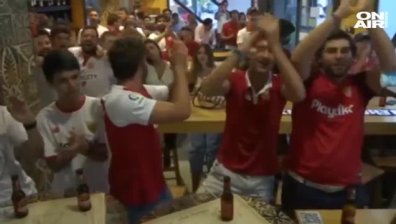 Луди празненства в Севиля заради трофея от Лига Европа