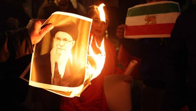 ЕС извика посланика на Иран в Брюксел заради протестите и стотиците убити
