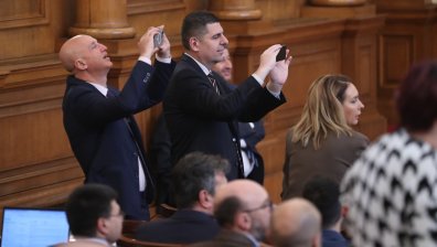 Прокуратурата до ДБ: Гешев беше в отпуск, не сме го финансирали за САЩ