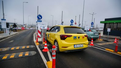 Таксиметровите шофьори: Освободете ни от такса на летище София