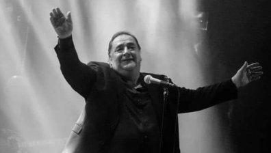 Излизат 45 нови песни на Василис Карас заедно с биографична книга