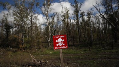 Великобритания изпраща безценна помощ на минираната Украйна