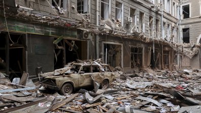 Донецк е подложен тази сутрин на най-масирания обстрел от 2014 г. насам, загина и дете