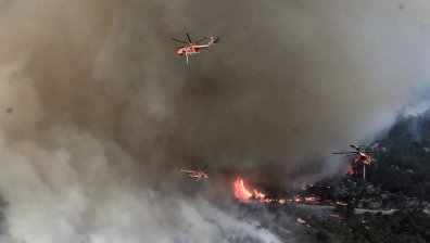 Българин за огнения Ад в Гърция: Димна завеса над слънцето, небето стана оранжево-жълто