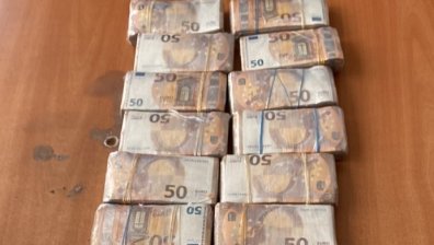 Хванаха турски шофьор с недекларирана валута за близо половин милион лв.