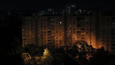 Киев спира тока за по 4 часа, опитва се да стабилизира енергийната инфраструктура