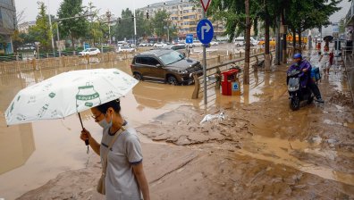 11 загинали и 27 изчезнали при наводненията в Китай