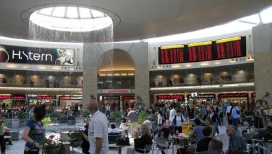 Израел ще проверява имейлите на чужденците