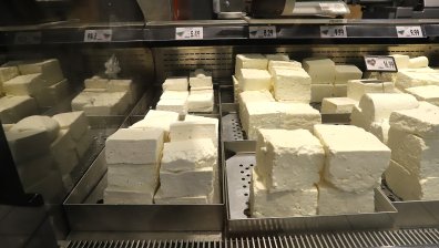 Цените на храните растат, сиренето поскъпна със 7,4% за седмица