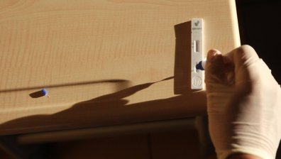 Учениците няма да се тестват, ако половината в една паралелка имат "зелен сертификат"?