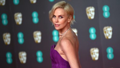 Чарлийз Терон подарява лимитирана серия Porsche, но при какво условие?