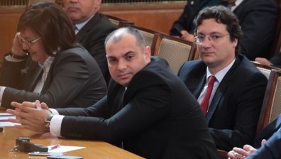 Министрите на БСП гласували против нидерландски изтребители да охраняват небето ни