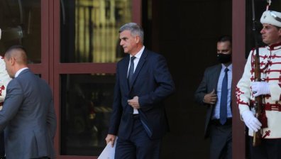 Радев свика партиите спешно на допълнителни консултации