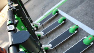 Електрическа тротинетка лумна пред апартамент в Пловдив и обгази мъж