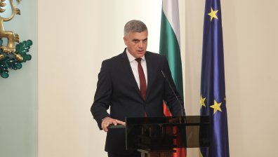 Стефан Янев допусна служебният кабинет да стане редовен
