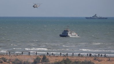 Русия изпрати 15 бойни кораба в Черно море