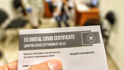 В Гърция: Централата за фалшиви "зелени сертификати" е в Сандански