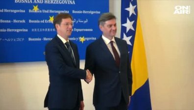 Словенският премиер Миро Церар изненадващо подаде оставка