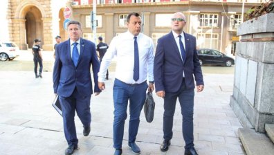 "Възраждане" се регистрира в ЦИК: Ще станем първи на изборите