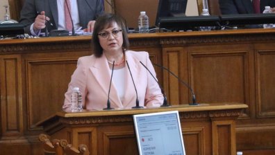 Нинова: ГЕРБ-СДС, ПП-ДБ и ДПС са ясни - това е управляващото мнозинство