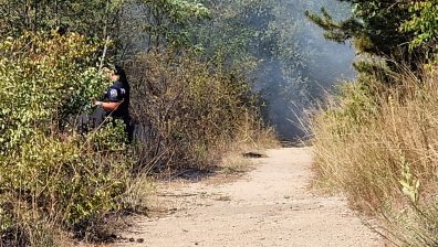 Пожар пламна в парк "Тюлбето" в Казанлък, обхванал е смесени гори