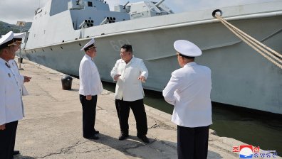Ким Чен Ун ще укрепва военноморските сили на КНДР, заговори за ядрена война