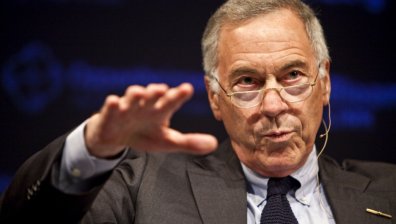 Проф. Стив Ханке с почетно звание Доктор хонорис кауза на ВСУ Черноризец Храбър
