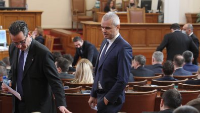 Костадинов: Ще има нов протест до 10 дни, ако "зеленият сертификат" не отпадне