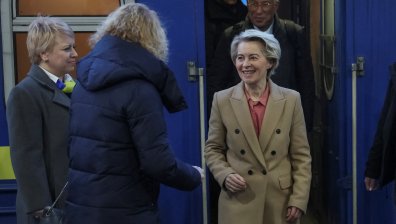 Фон дер Лайен в Украйна: На карта е заложена и съдбата на Европа