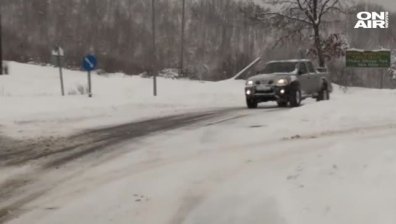 Студът в Гърция взе жертва, двама души са в неизвестност