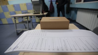 Избори 2023: Представител на партия агитира в ресторант за друга формация