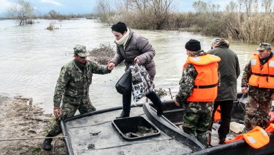 Тежки наводнения в Албания, най-сериозно е положението в община Шкодра
