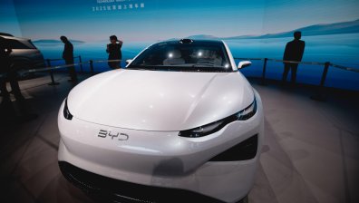 Китайските електромобили се движат в изпреварващата лента спрямо конкуренцията