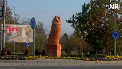 Еректирала статуя предизвика възмущение в Сърбия