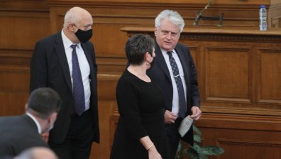 100 депутатски въпроса чакат Рашков в парламента