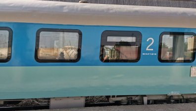 Спешна евакуация на пътниците от влака Варна - София