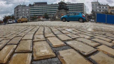 100 000 лв. глоба за изпълнителя на ремонта на жълтите павета